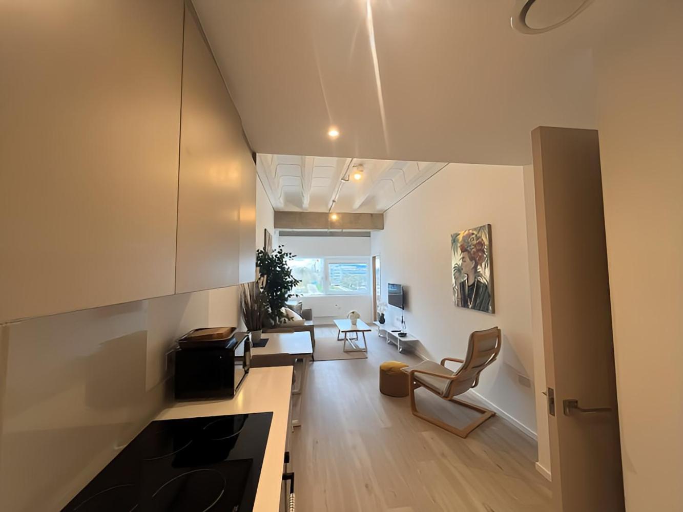 1Br Luxury Flat At Train Station - Long Stays Welcome - Just Ask Milton Keynes Zewnętrze zdjęcie
