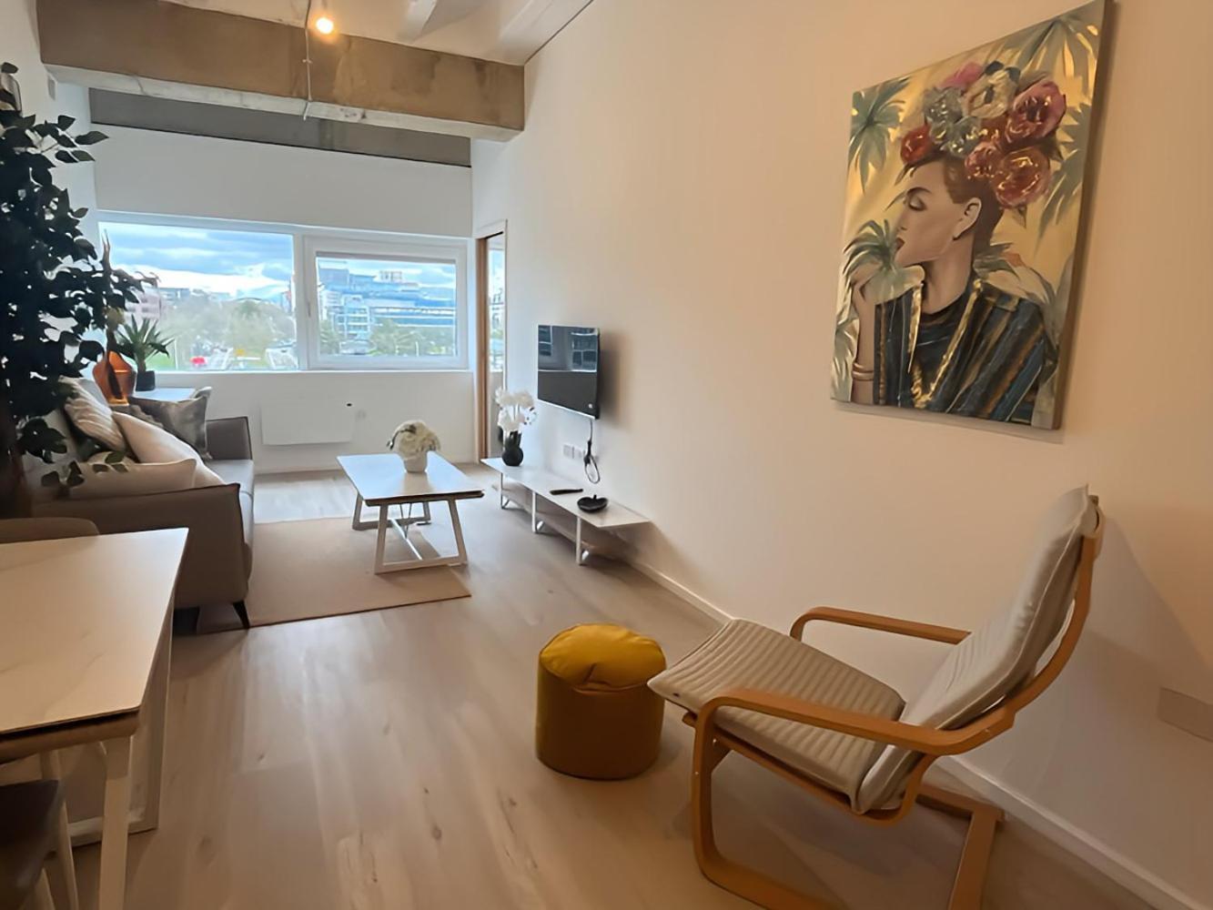 1Br Luxury Flat At Train Station - Long Stays Welcome - Just Ask Milton Keynes Zewnętrze zdjęcie